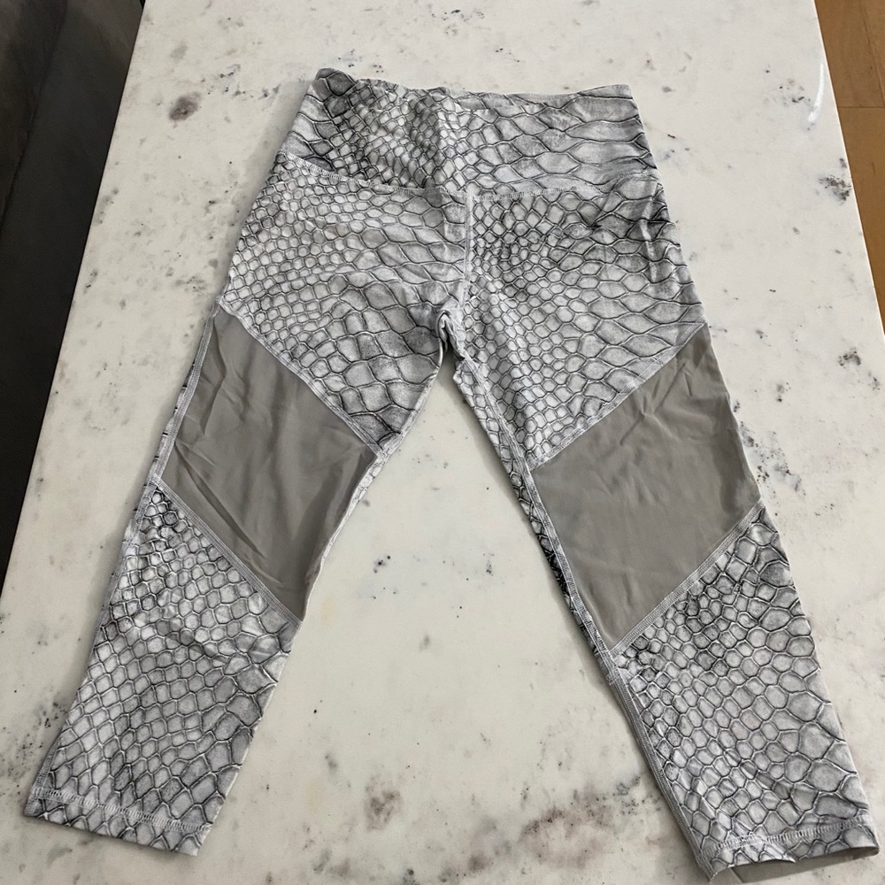 Varley capri leggings
